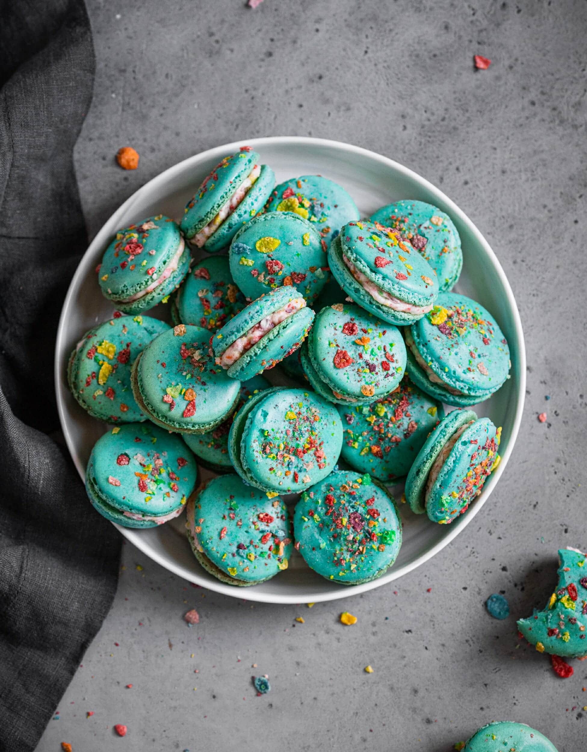 Fruity Pebbles Macarons – MikeBakesNYC