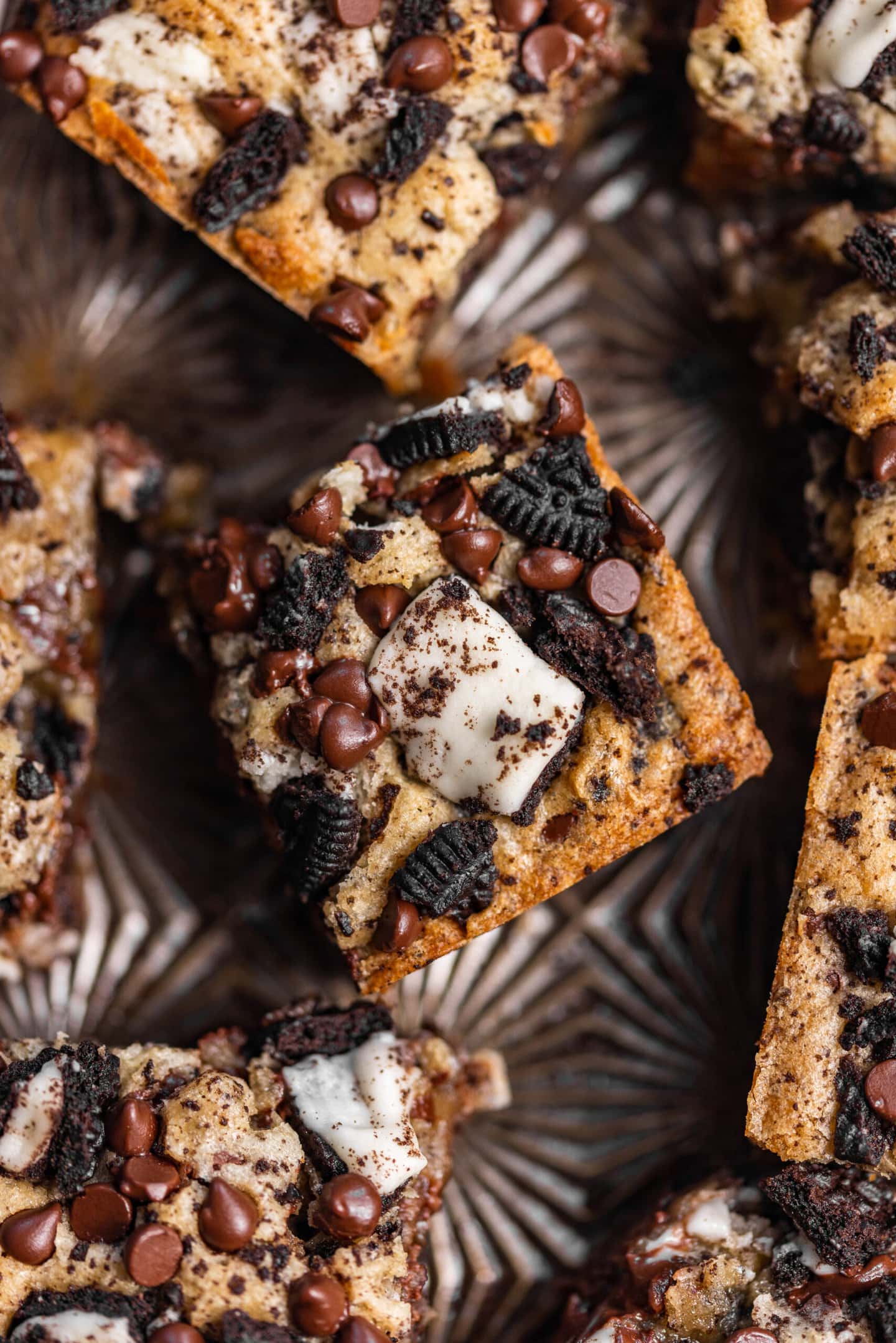Close up of Oreo blondies from the top.